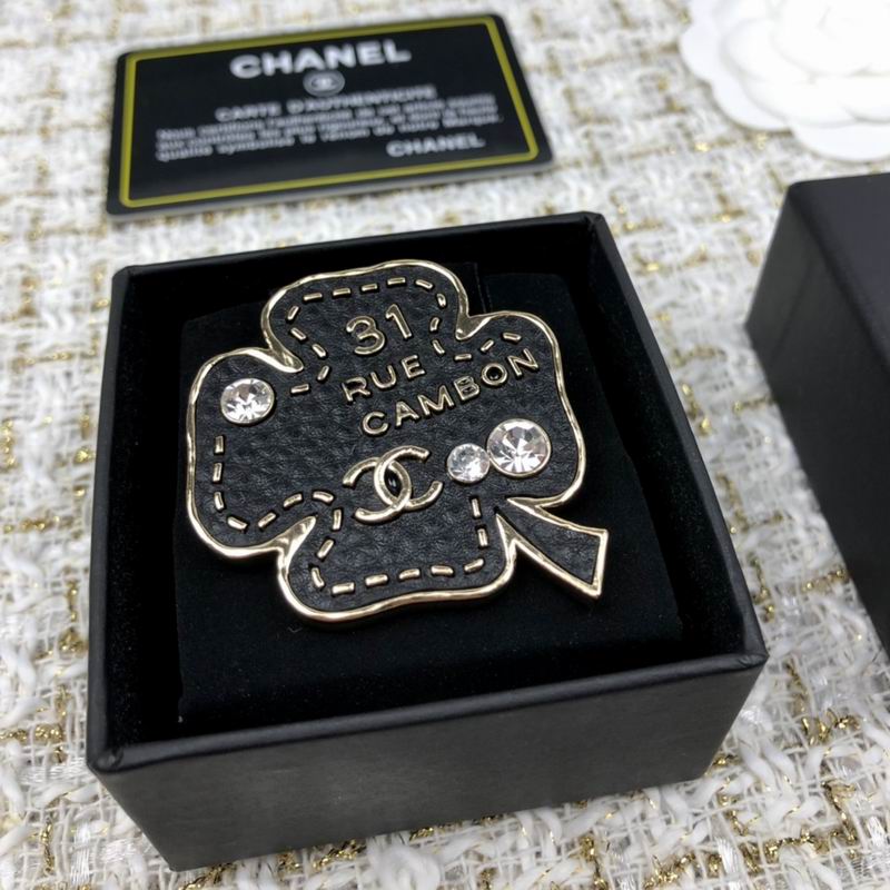 Chanel Brooch 06yxs52